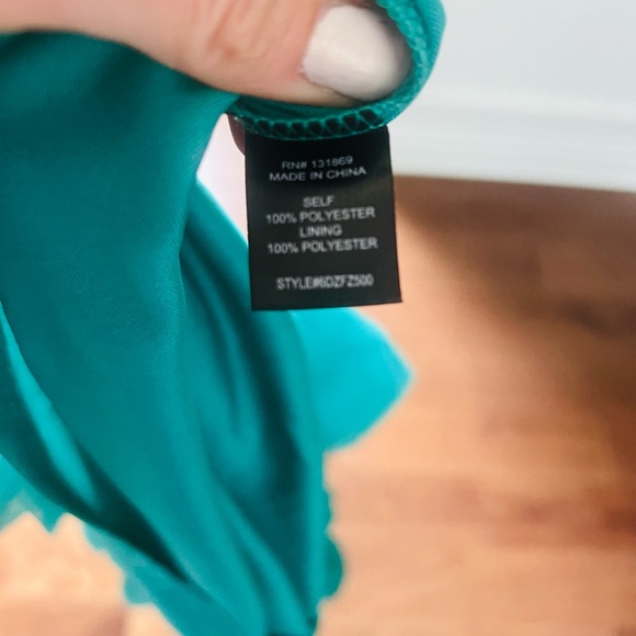 Super cute short turquoise strapless mini dress size medium! - Picture 3 of 9